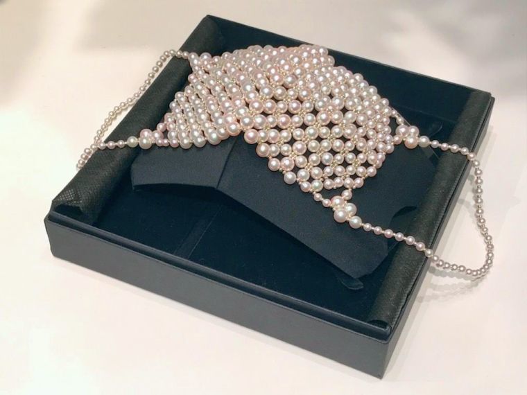 日本品牌 COX 推出镶钻、镶珍珠口罩，售价100万日元