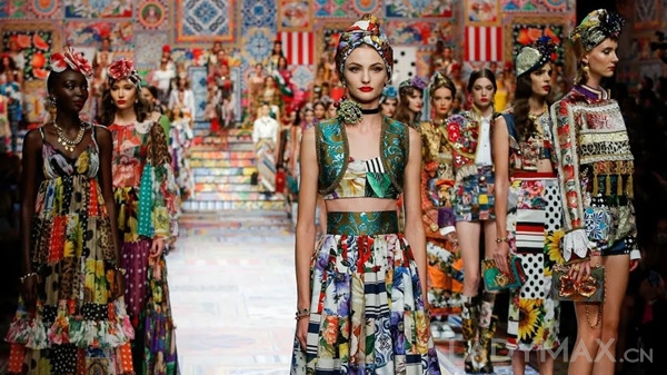 早报|Dolce&Gabbana否认将被开云集团收购；Giorgio Armani有意出售个人品牌