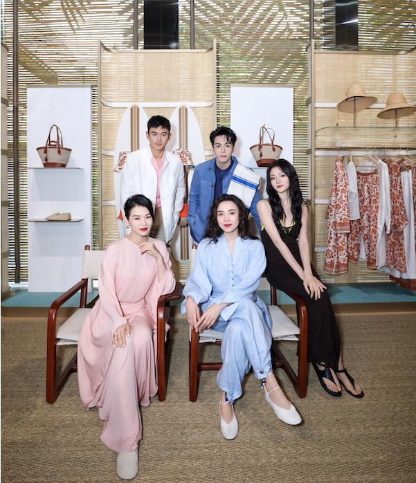 Loro Piana 2023春夏度假系列悠然登陆深圳湾万象城