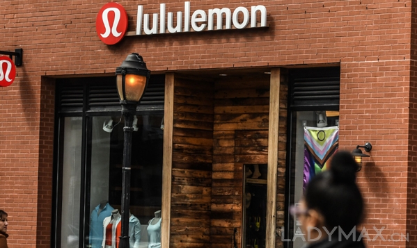  lululemon市值创新高破640亿美元；高估市场需求李宁安踏蒸发近2000亿港