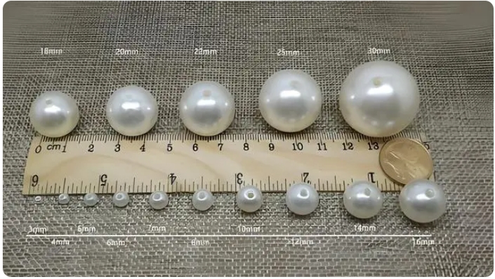 珍珠搭配指南：女生戴8mm还是10mm珍珠？